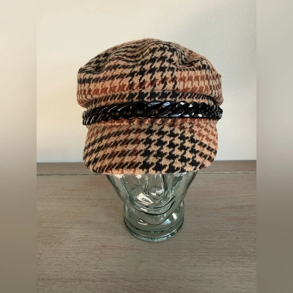 Vince Camuto Structured Houndstooth Plaid Baker Cap Newsboy Hat w/Chain Academia
